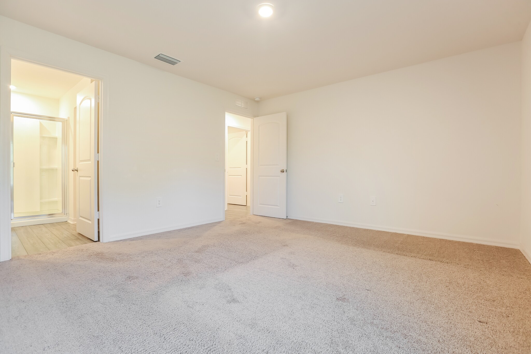 Building Photo - 5725 Centro Ave