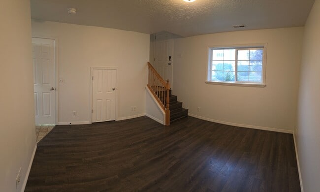 Building Photo - LEASE TAKEOVER - 3 Bed, 1.5 bath townhome available in the Vallinda Community