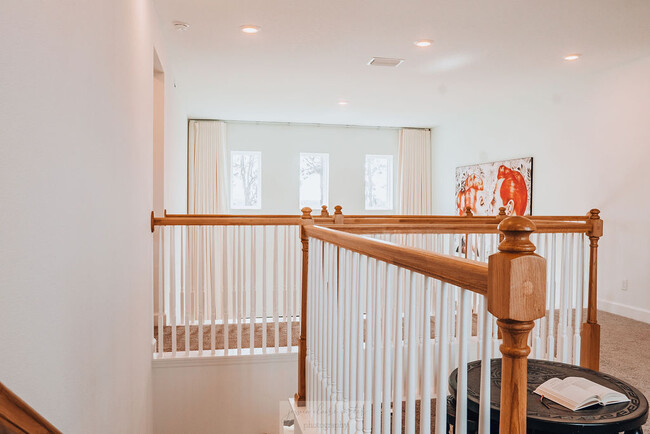 Building Photo - 6387 Grandview Hill Ct