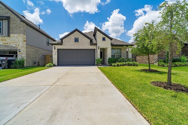 Building Photo - 14368 Cedar Shadow Dr