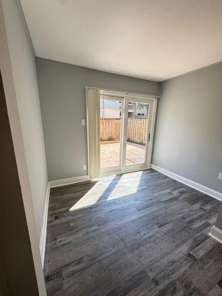 Building Photo - 13386 Hungerford Pl