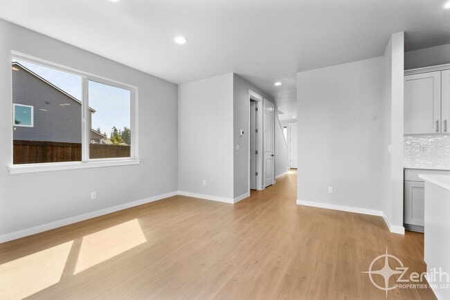 Building Photo - APPLY NOW AND GET 2 WEEKS FREE! Brand New ...
