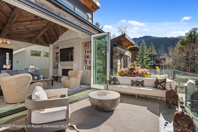 Building Photo - 191 Skimming Ln