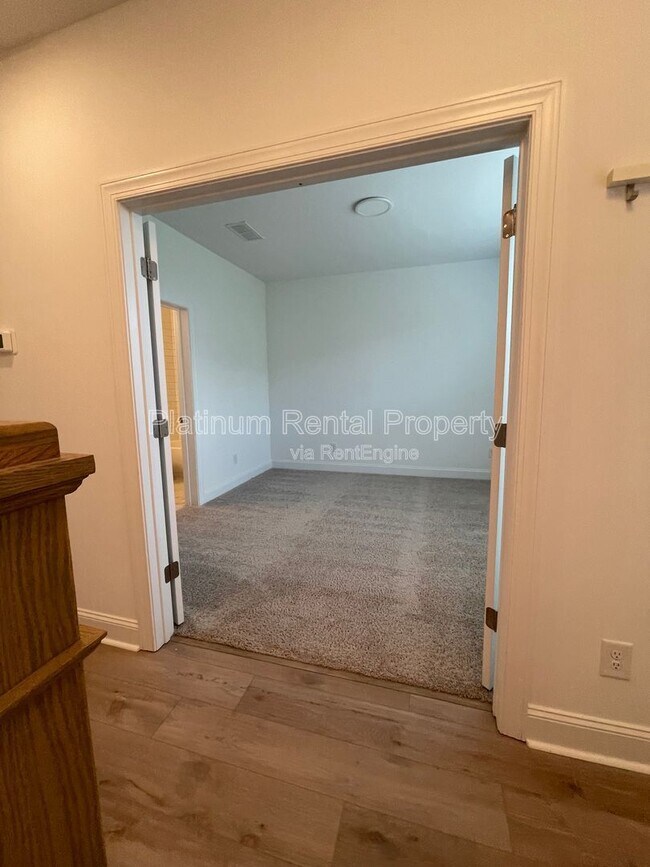 Building Photo - 5221 Riden Ct