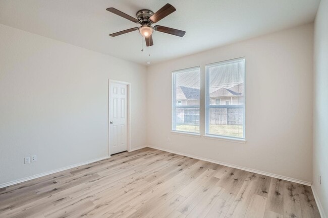 Building Photo - 190 Purple Heart Dr