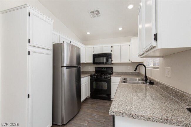 Building Photo - 5748 Chisolm Trail
