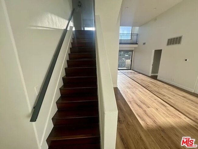 Building Photo - 390 S Sepulveda Blvd