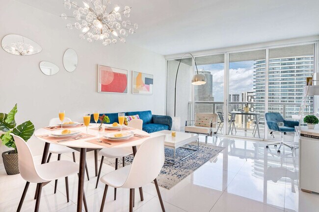 Building Photo - 485 Brickell Ave