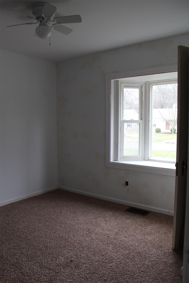 Building Photo - 1519 Baker Dr