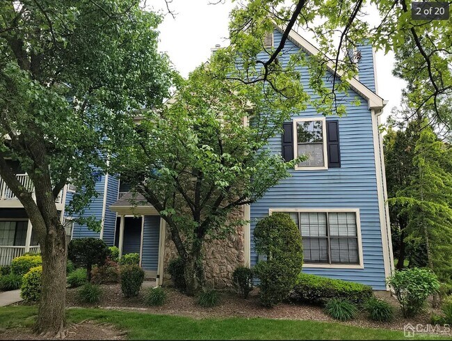 Building Photo - 27 Lear Ct