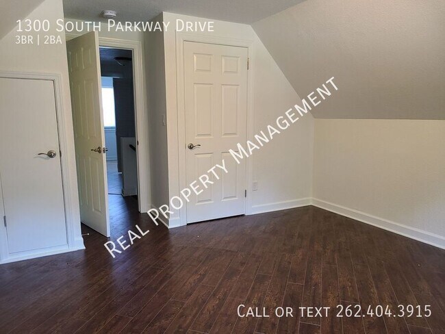 Building Photo - 1300 Parkway Dr