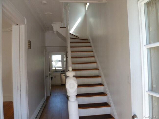 Building Photo - 38 Fairview Ave