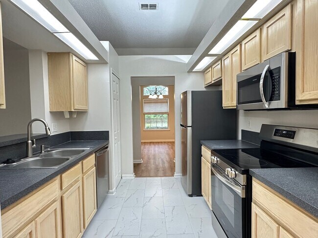 Building Photo - 5 minutes to the beach!  Remodeled Home!