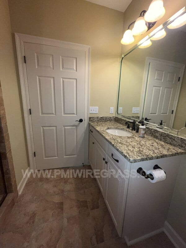 Building Photo - 306 Hidden Creek Cir