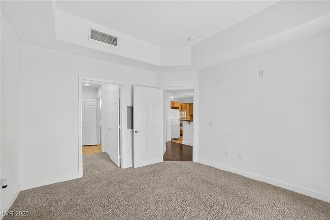 Building Photo - 87 E Agate Ave