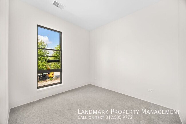 Building Photo - 923 S State St