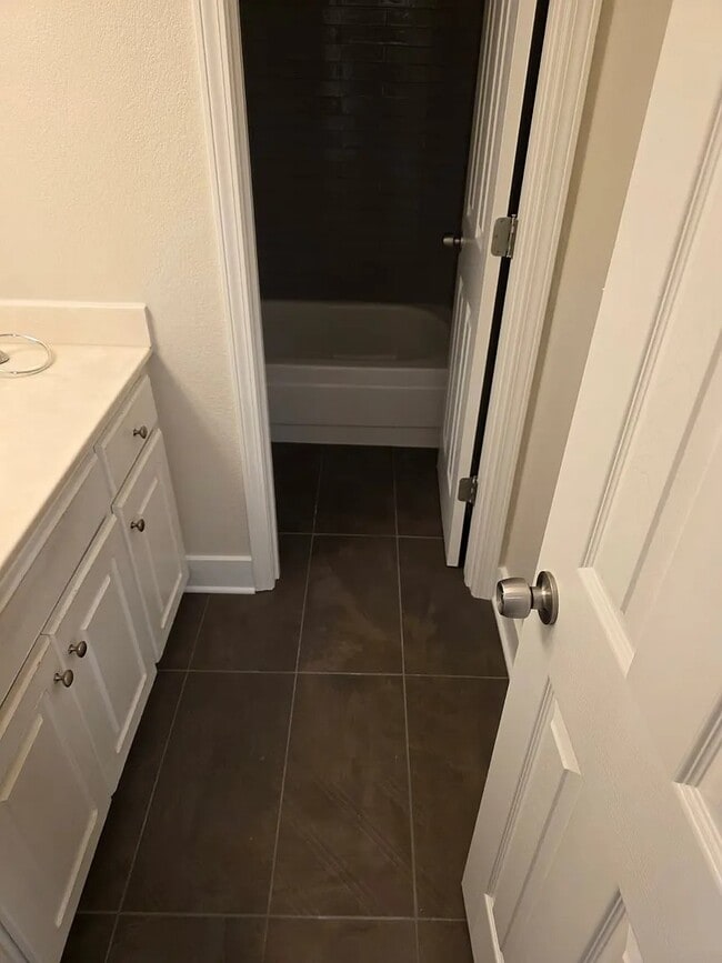 Building Photo - 806 Park Lane