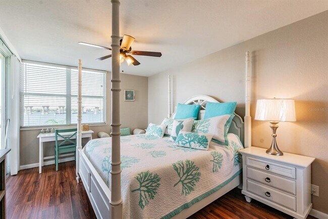 Building Photo - 6081 Bahia Del Mar Cir N