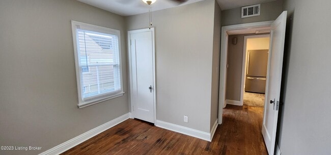 Building Photo - 208 Colonial Dr