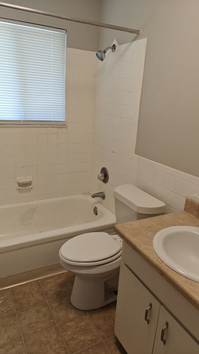 Building Photo - 325 NW 62nd Terrace