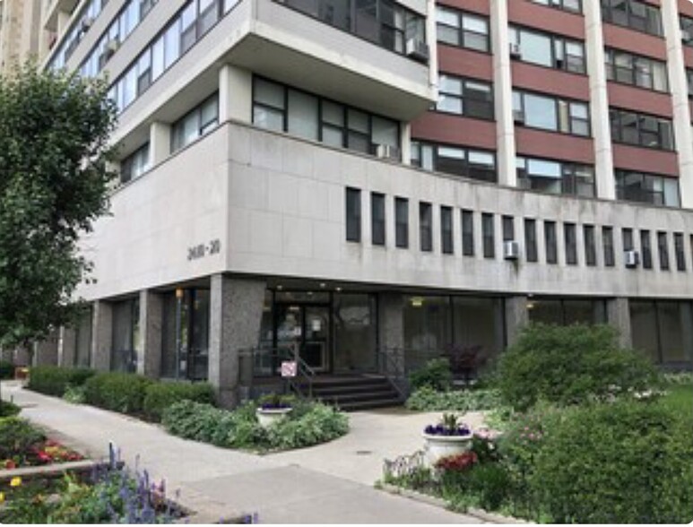 Building Photo - 3410 N Lake Shore Dr