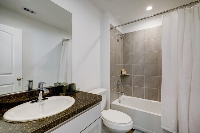 Building Photo - 5314 Castlebury Meadows Dr