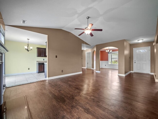 Building Photo - Welcome to Canons Edge!