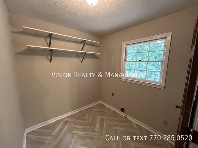 Building Photo - 55 S Greenwood Dr