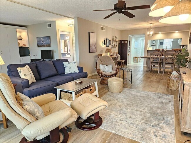 Building Photo - 435 Cerromar Ln