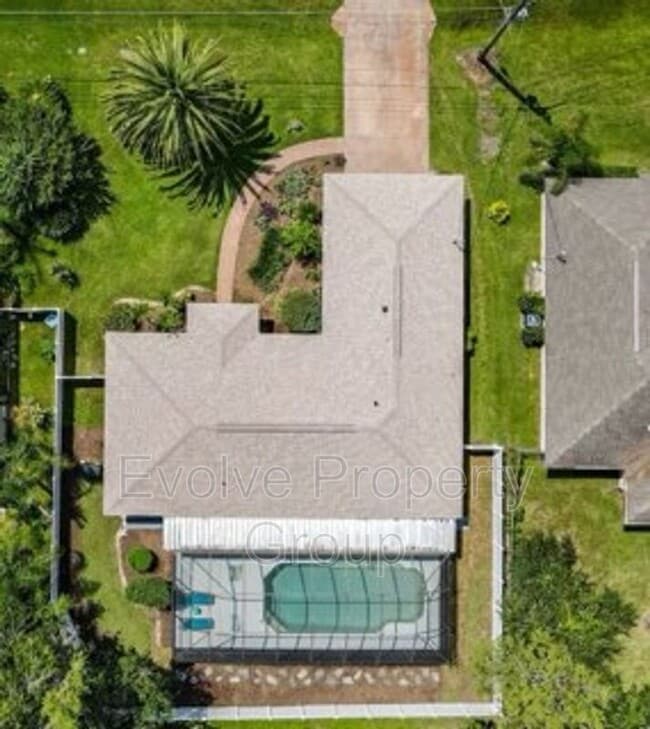 Building Photo - 81 Parkview Dr