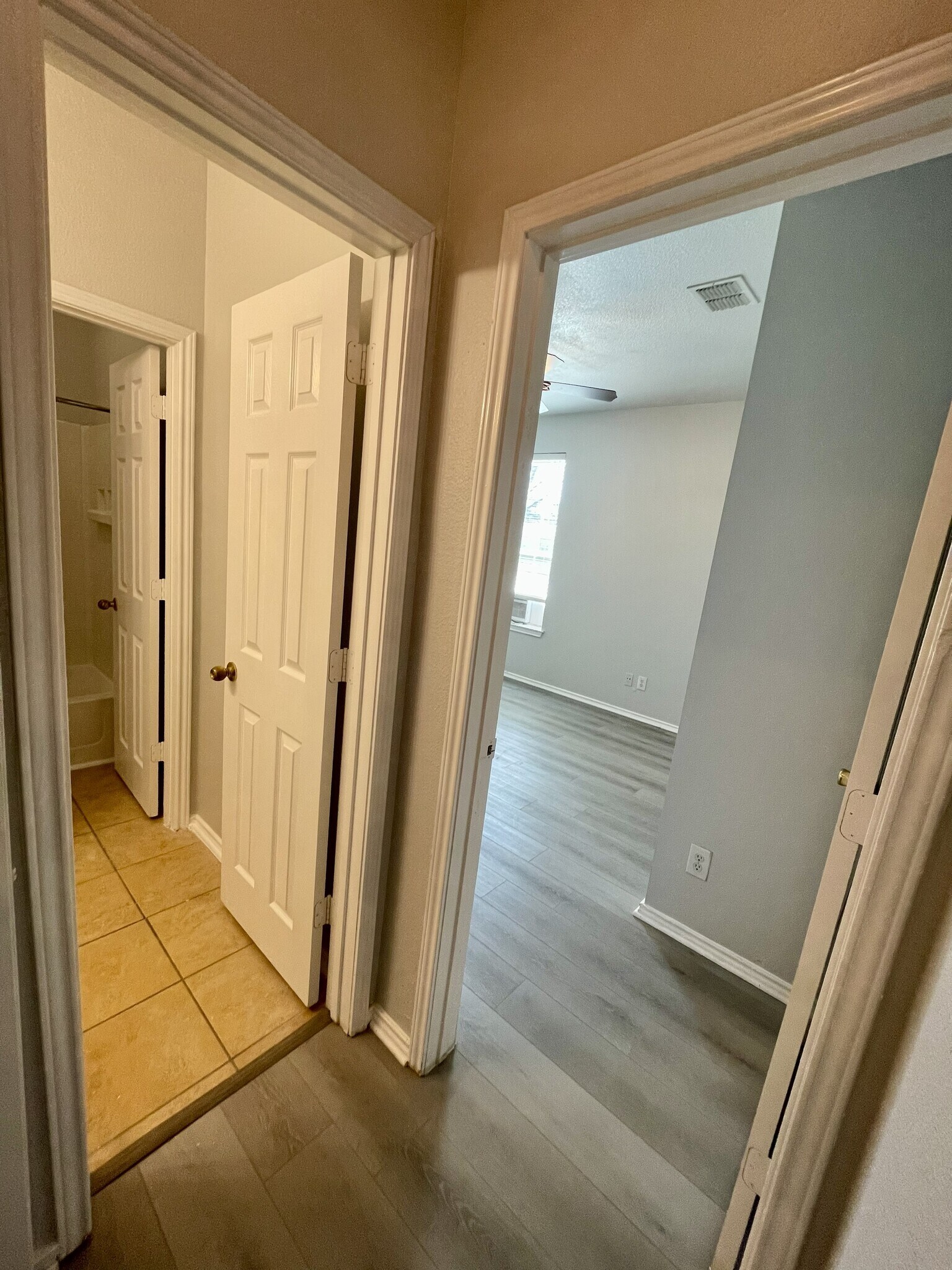 Building Photo - 5003 Gemsbuck Chase