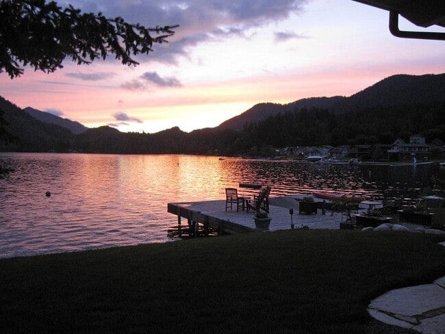Building Photo - Lake Sutherland Home For Lease!