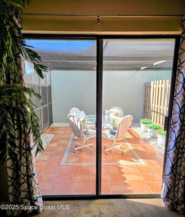 Building Photo - 1123 Breezy Way