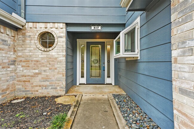 Building Photo - 417 W Hillary Cir