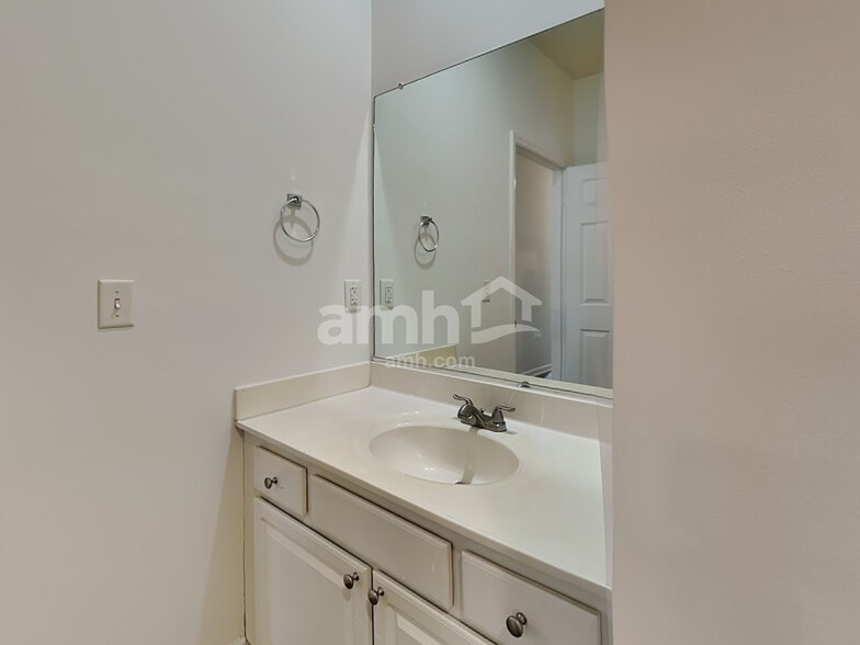 Building Photo - 108 Cameron Way Cir