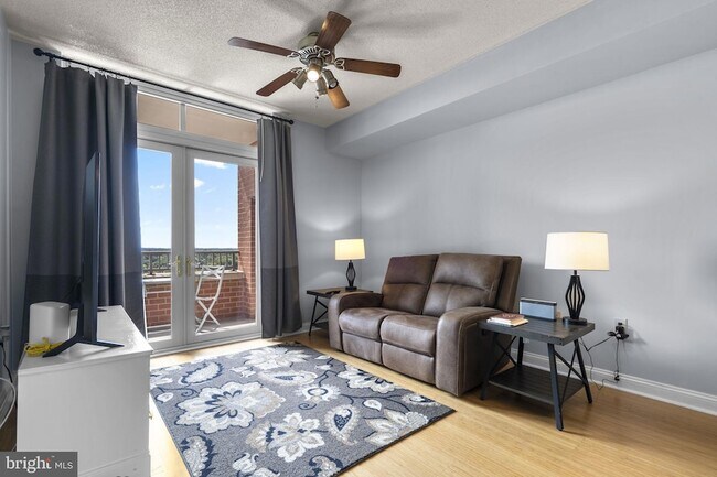 Building Photo - 11760 Sunrise Valley Dr