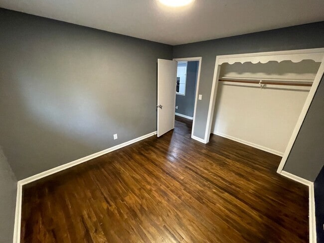 Building Photo - 651