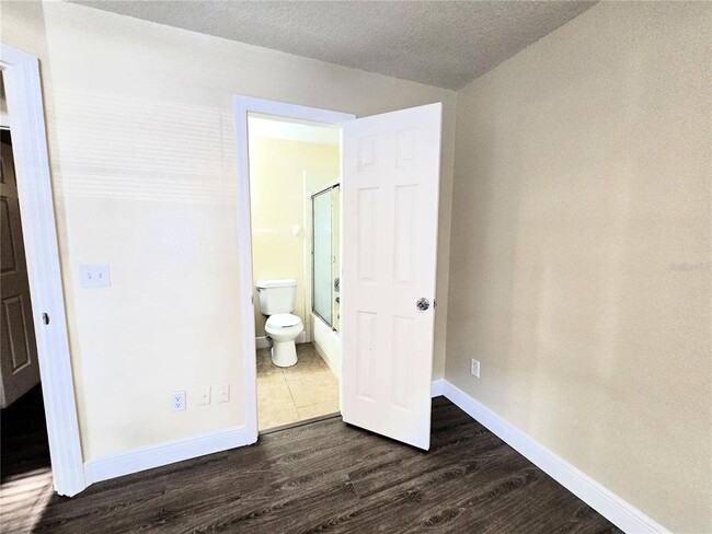 Building Photo - 2913 Duchess Oak Ct