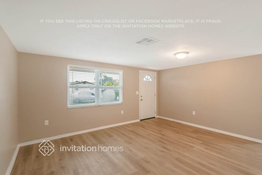 Building Photo - 5135 Kiwi Dr