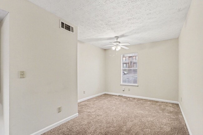 Building Photo - 3 Bedroom 2 Bath House