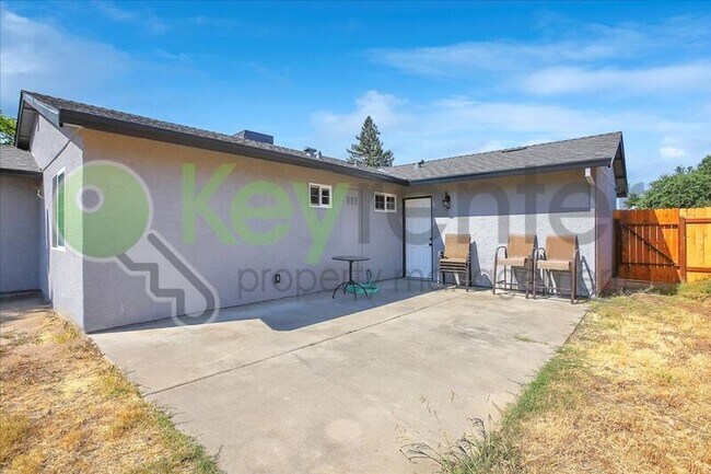 Building Photo - 8256 Manhart Dr