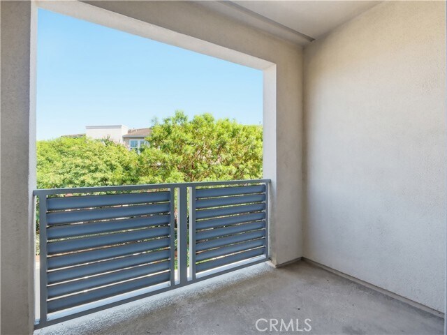 Building Photo - 1 Vantis Dr