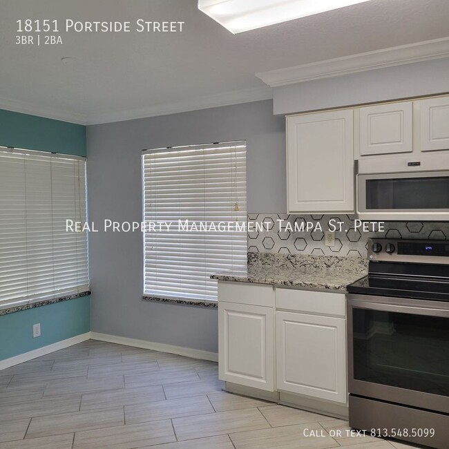 Building Photo - ***GOLF COURSE LIVING***