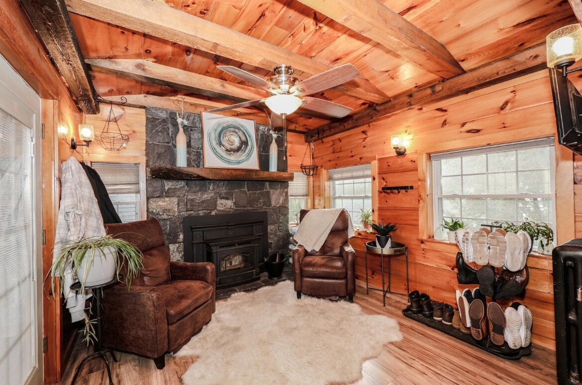 Building Photo - 331 E High St