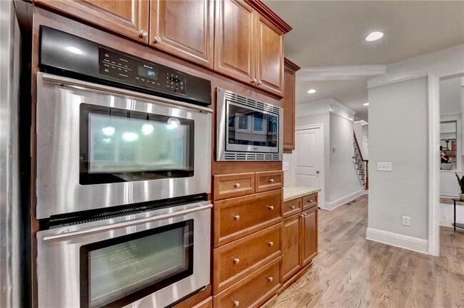 Building Photo - 9848 Talisman Dr