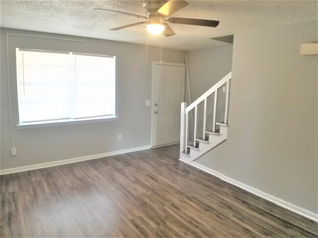 Building Photo - 815 Raleigh St