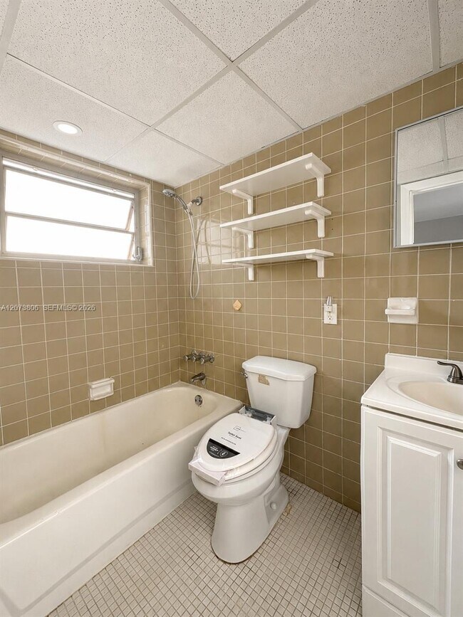 Building Photo - 1330 W 54th St