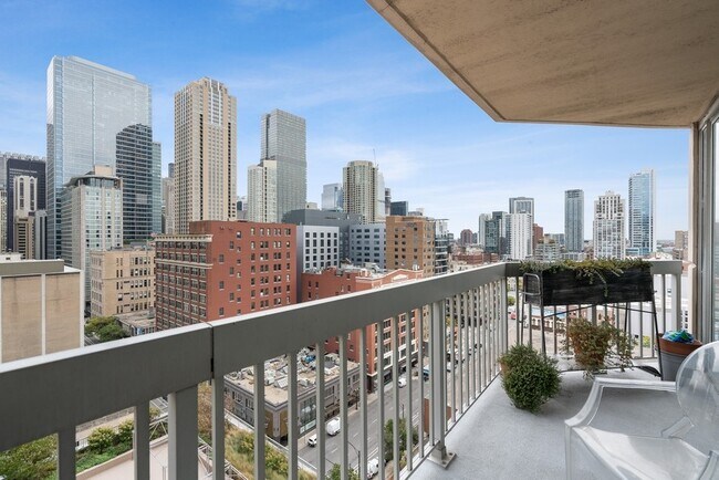 Building Photo - 545 N Dearborn St