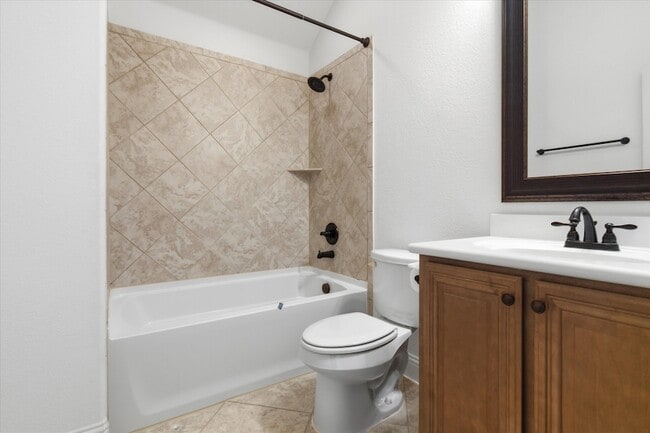 Building Photo - 2324 Lynbridge Dr