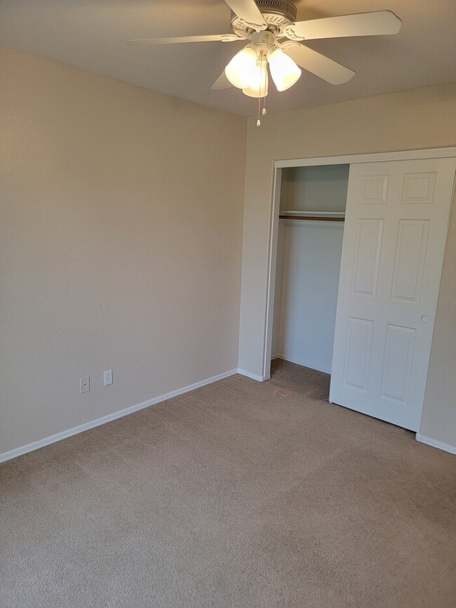 Building Photo - Spectacular 3-bedroom, 2.5 bathroom home For Rent in Tolleson!!